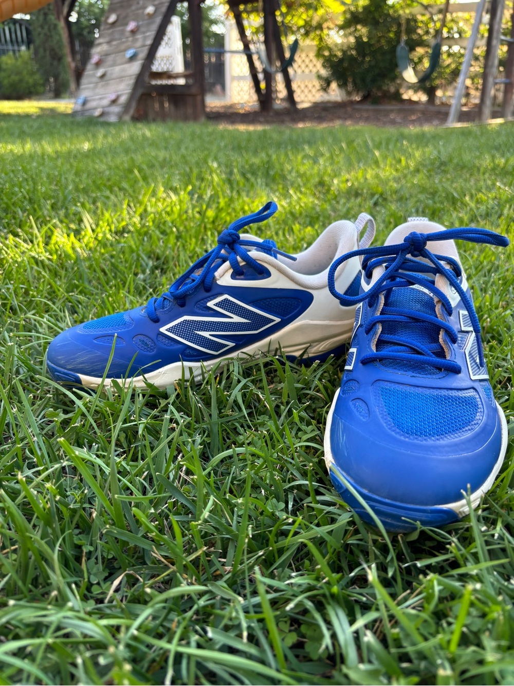 New Balance Women's Fresh Foam X VELO v4 Metal Fastpitch Softball Cleats